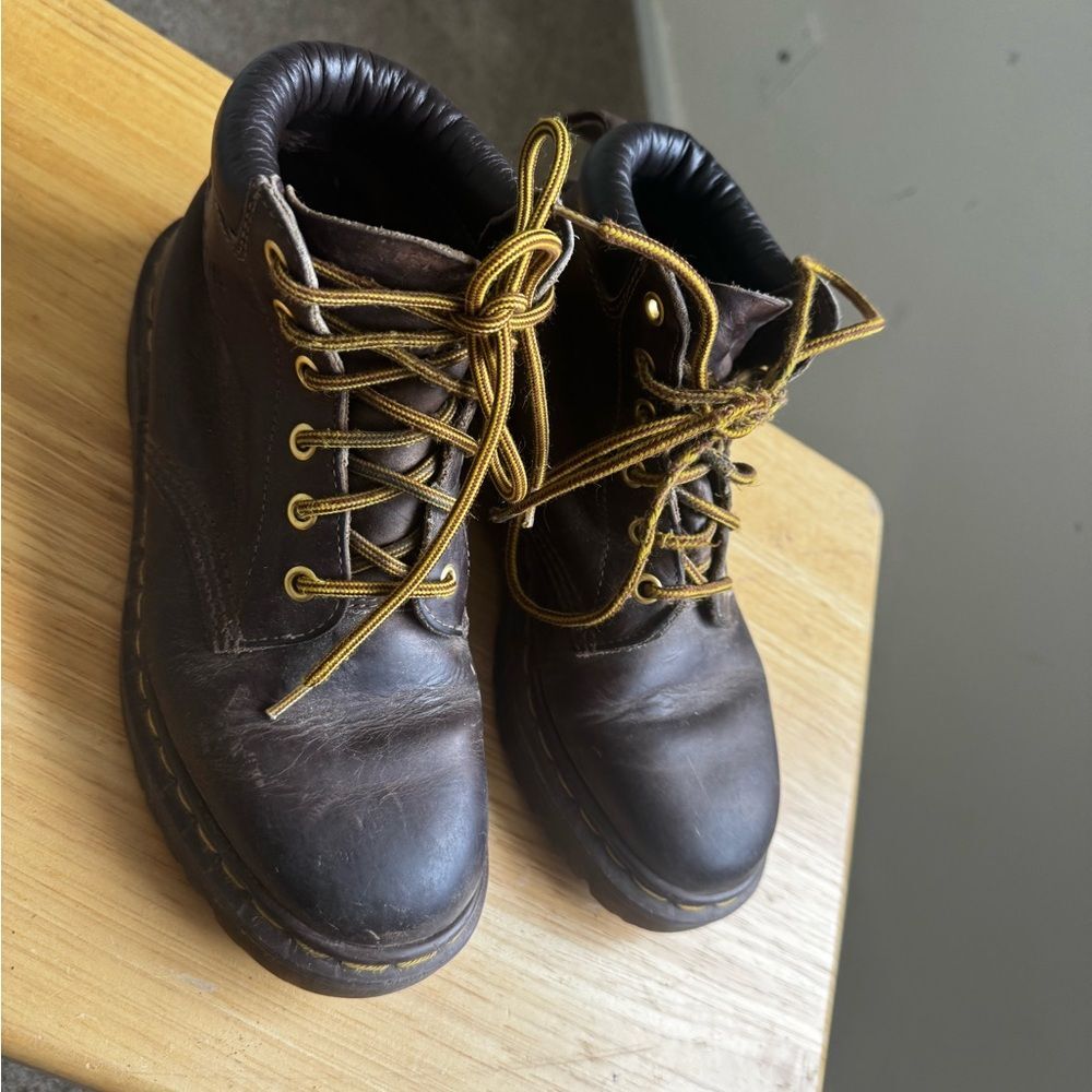 Dr. Martens Doc England Y2K Vintage Brown Leather Boots Shoes Sz US 8
